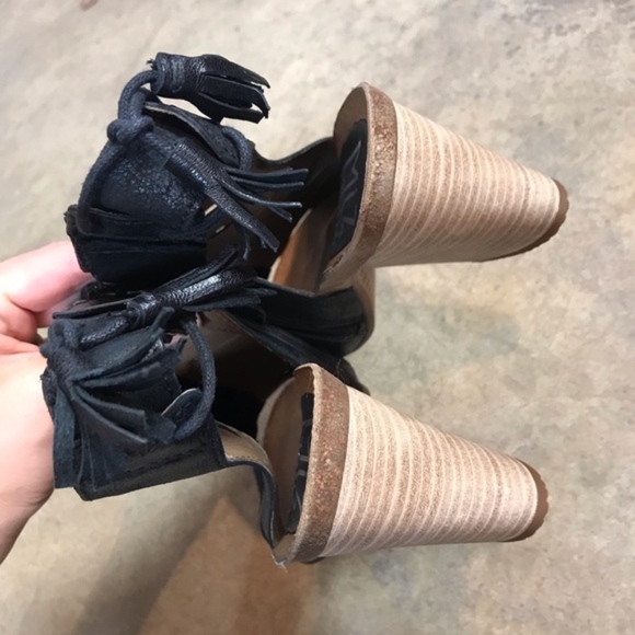 Miz Mooz New York City Maddie Heeled Sandals Black - Picture 4 of 7